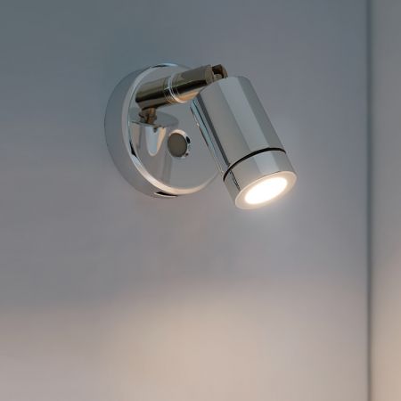 Comoda porta di ricarica USB sulla base della luce